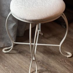 Vanity Stool 19.5 x 16”