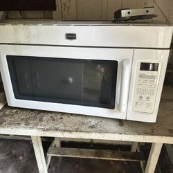 Dishwasher/ Microwave /Gas Stove 