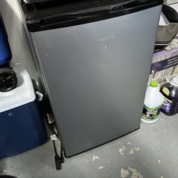 Hisense Mini Fridge 