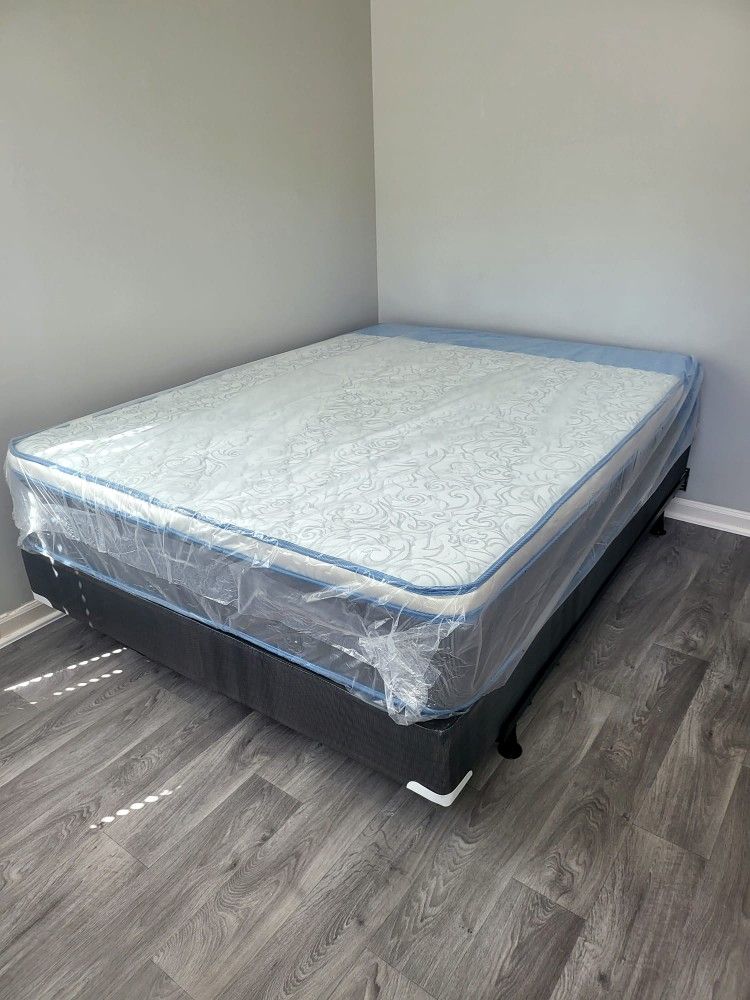 NEW QUEEN-SIZE PILLOW TOP MATTRESS AND BOX SPRING