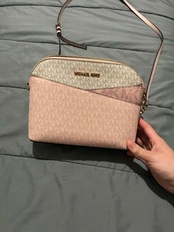 Micheal Kors purse