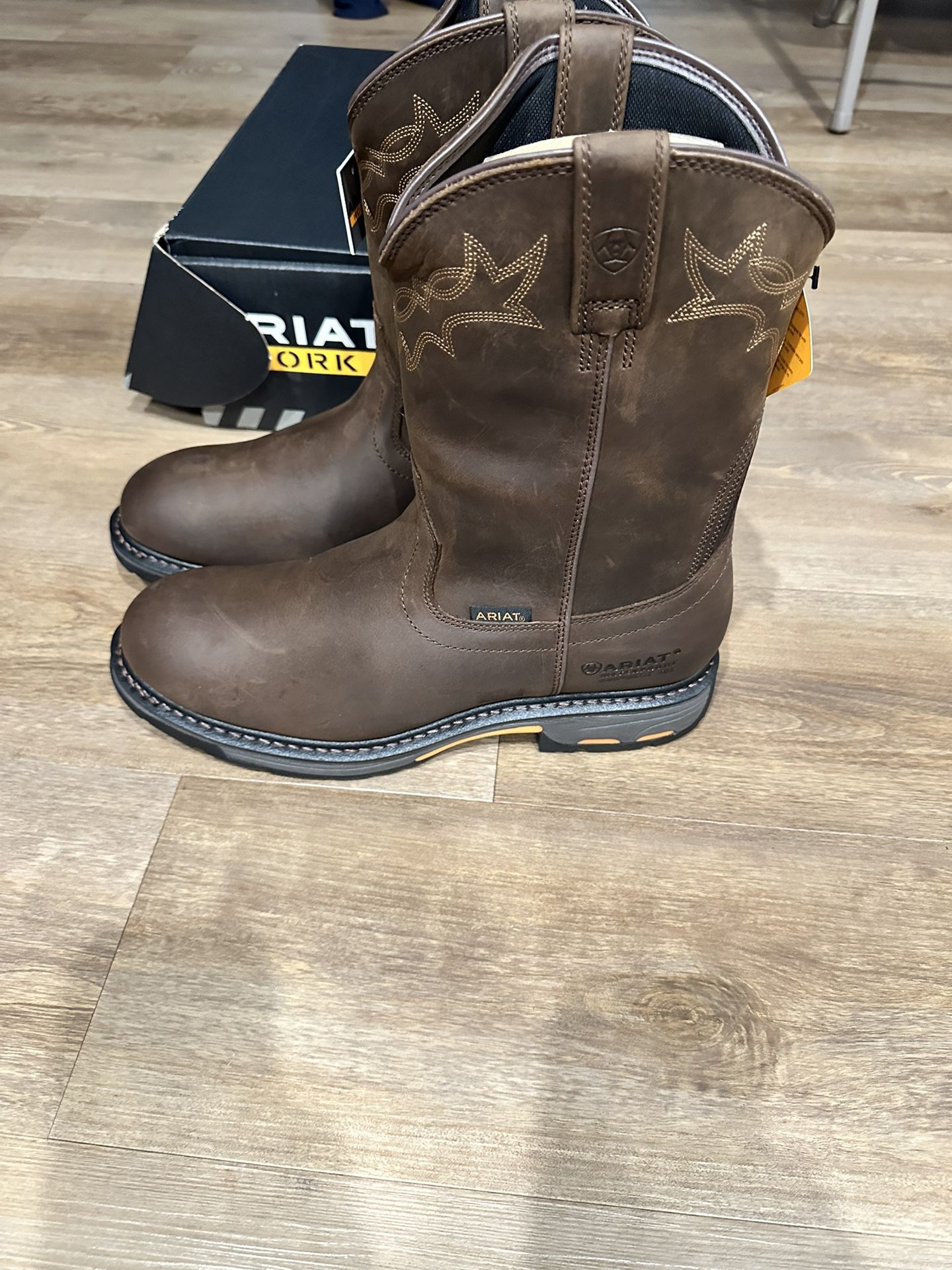 New Ariat Workhog Boots