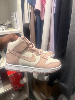 Nike Mid Dunks Pink
