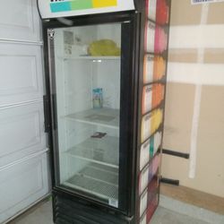 Industrial refrigerator 