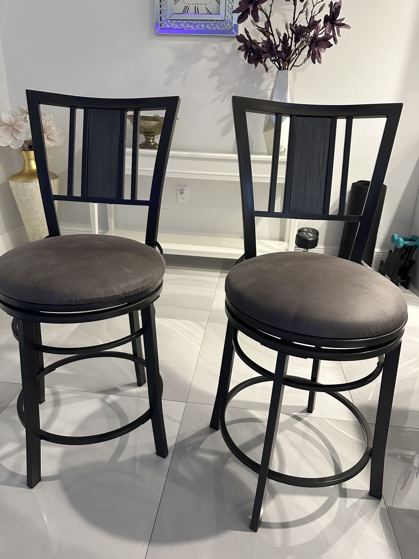  Bar Stools Set (Moving Out Sale)