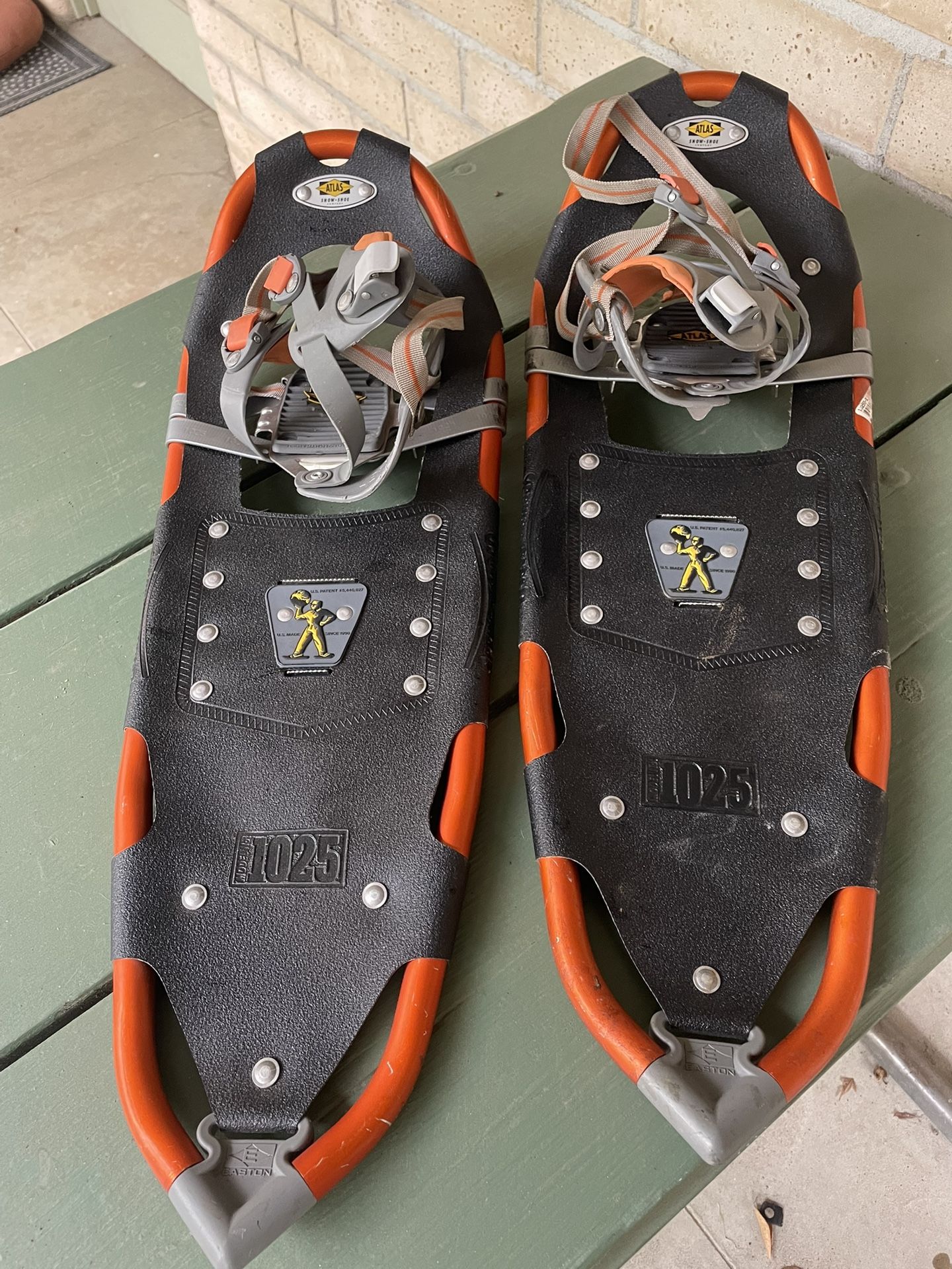 Atlas snowshoes (NEW) 1025 up to 210 pounds