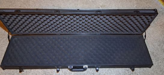 Padded aluminum case