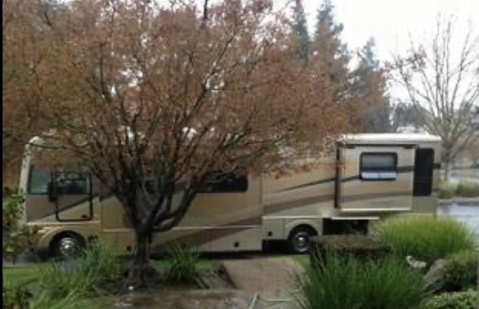 2006 Southwind Fleetwood 37L Triple Slideout’s 24k Miles