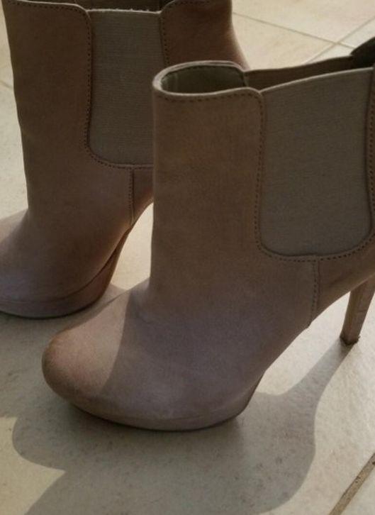 *New* Size 9 Ganni Bini Ankle boots