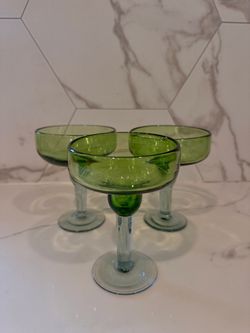 Crate & Barrel Margarita Glasses Mexican handblown bubbles 14oz lime green