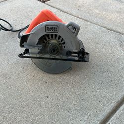Black + Decker 7 1/4” BDECS300C 13A Handheld Circular Saw