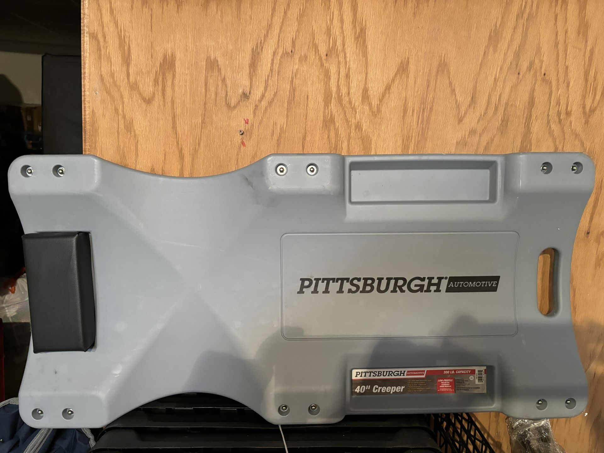 PITTSBURGH 40” CREEPER, 300 LBS CAPACITY