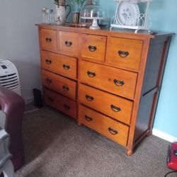 Dresser With 10 Drawers 