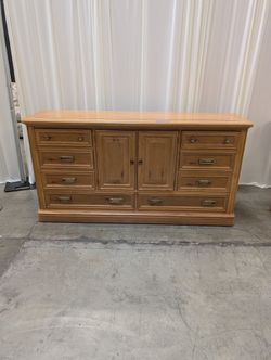 Stanley Furniture Honey Oak Wooden Dresser