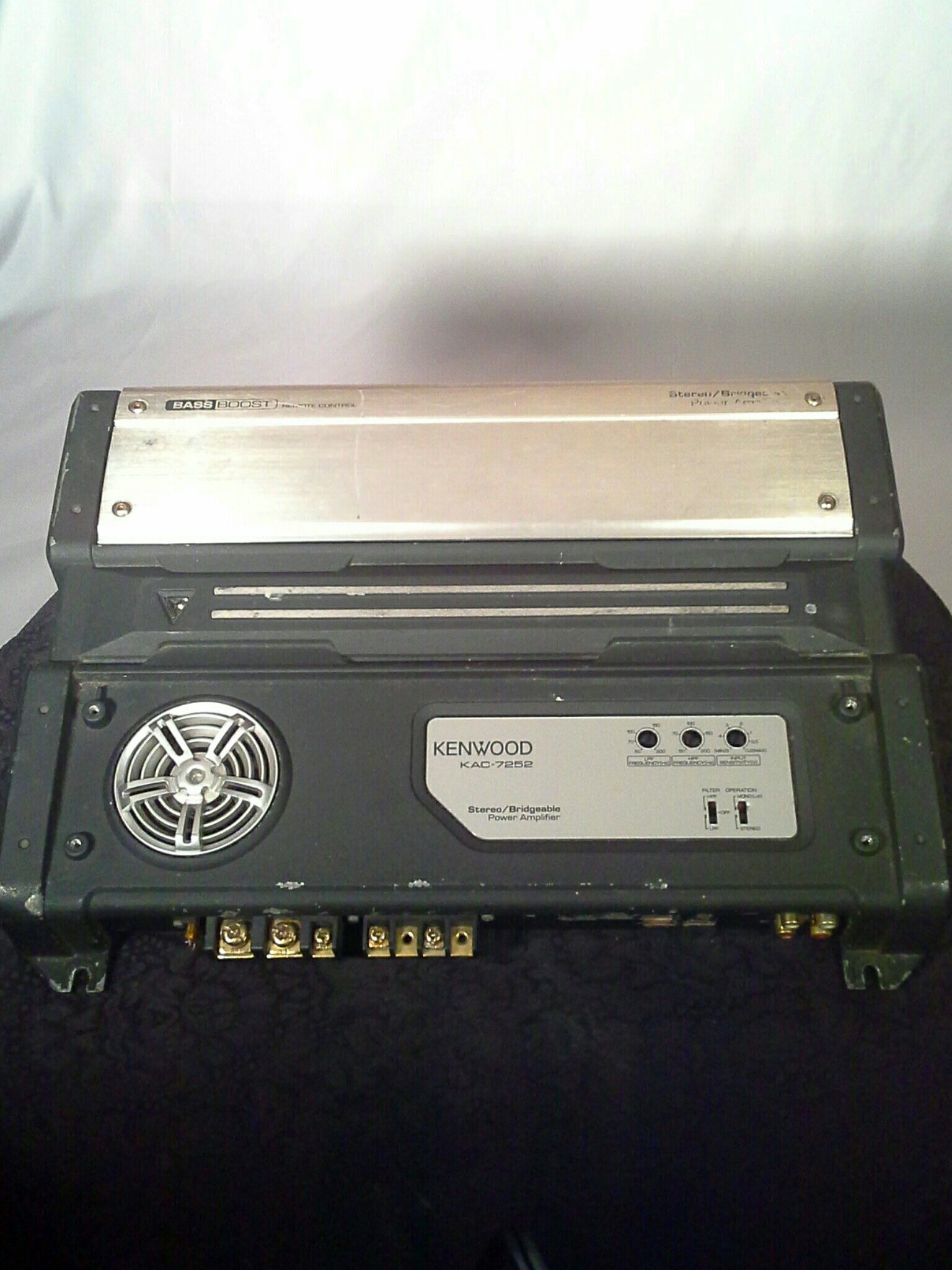 Kenwood 2 channel bridgable 1000 watt amplifier