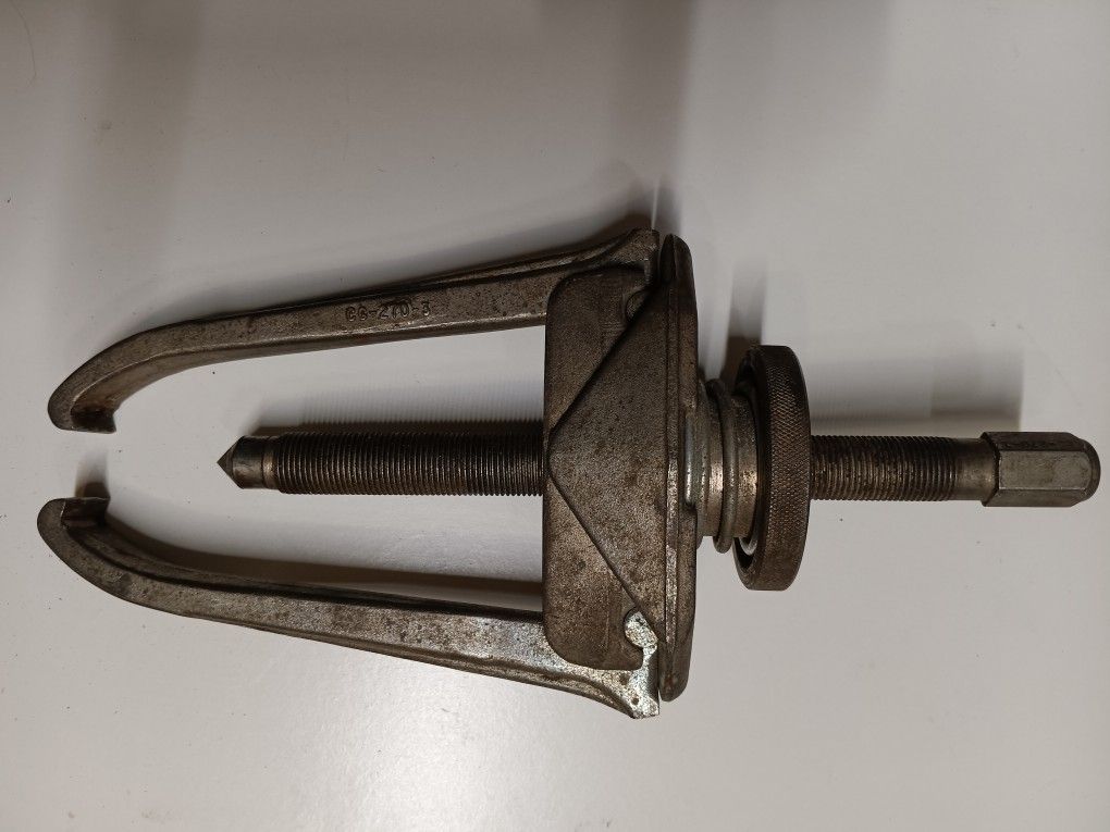 Snap-On Puller, Snap=On 2 =Jaw, Used