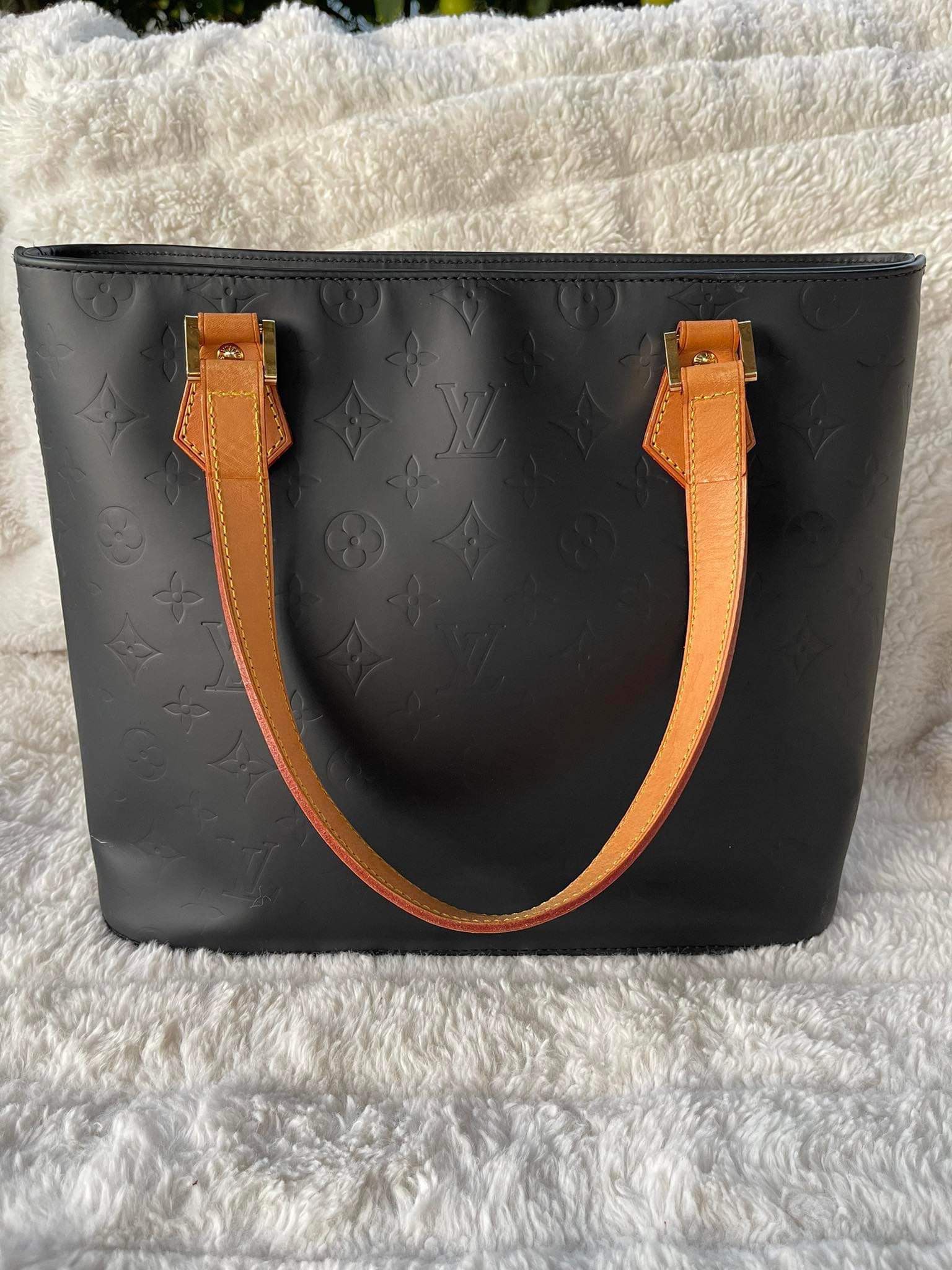 Authentic Louis Vuitton Bags Art Department MM Brown Handbag for Sale in  Queens, NY - OfferUp