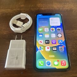 Iphone XR UNLOCKED Great Condition