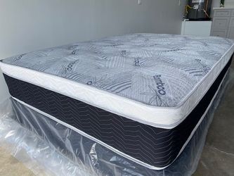 Cal King Euro Bamboo Pillow Top Mattress!!
