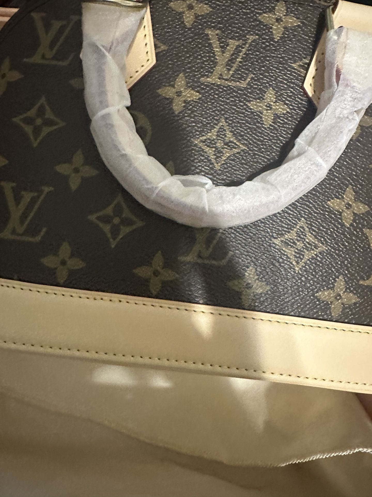 Louis Vuitton Alma bb Bag 