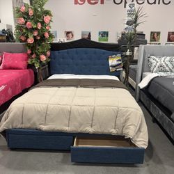 King or Queen bed frame / Includes: Headboard, footboard with storage and side rails.