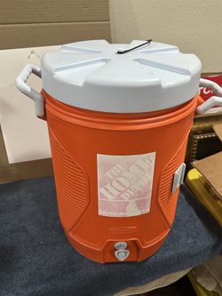 Igloo    Orange  insulated     Water  5  Gallons     Cooker