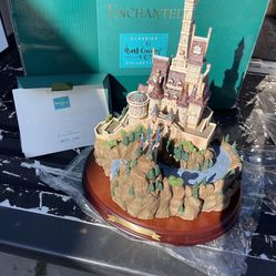 WDCC Enchanted Places Beauty & The Beast “The Beasts Castle” With COA