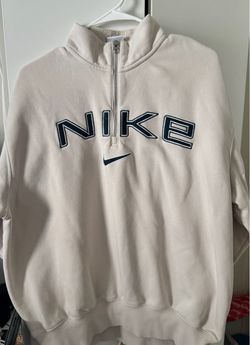 Nike women’s sweatshirt