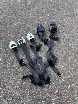 Challenger seatbelts
