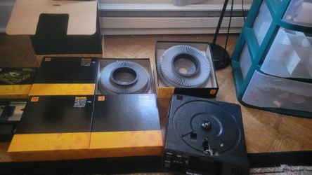Kodak Carousel 4400 Projector Bundle - TESTED WORKING w/ 4 Trays & Stack Loader