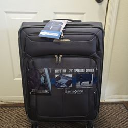 New And Unused 25" Samsonite Solyte DLX Suitcase