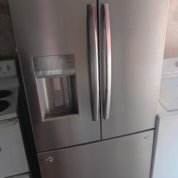 Frigidaire French Door Refrigerator 