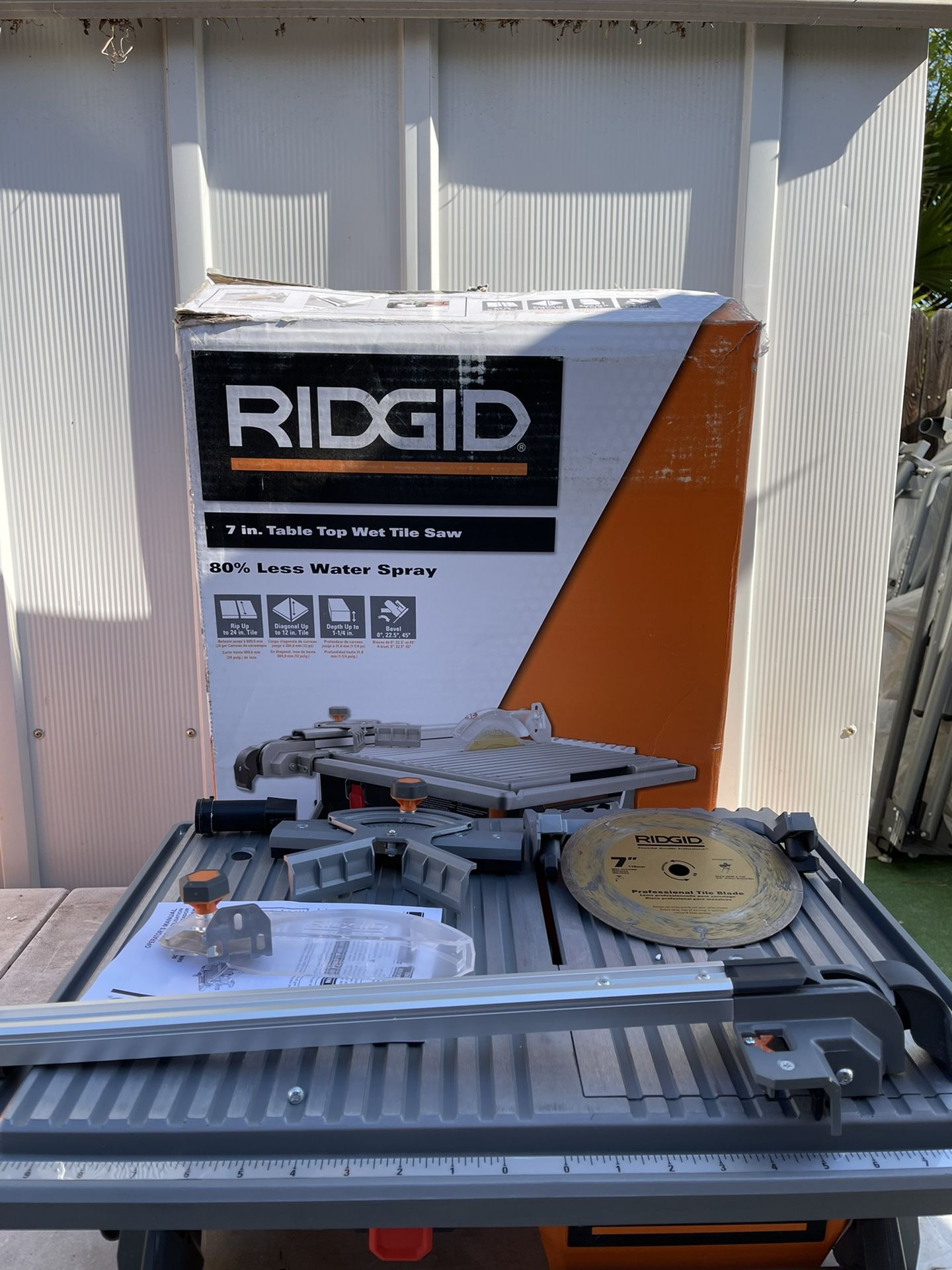 RIDGID 6.5 Amp Corded 7 in. Table Top Wet Tile Saw