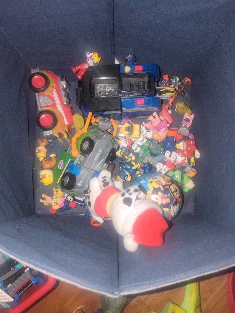 Random Paw Patrol Figures, Vehicles, And Pup Packs