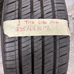 1 tire like new 235/65r17 $40