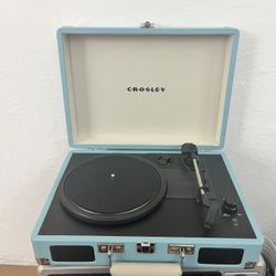 Crosley CR8005F-TU Cruiser Plus Vintage 3-Speed Bluetooth in/Out Suitcase Vinyl Record Player Turntable, Turquoise/White