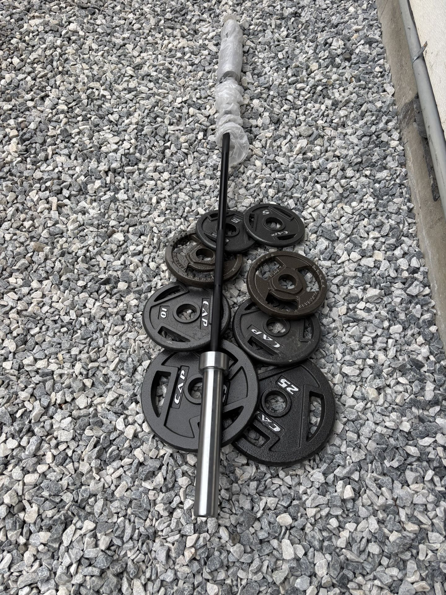 Short Bar And Olympic Weights