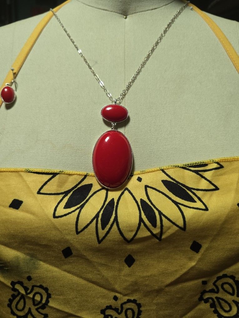 Beautiful Red Necklace With Matching Earrings And Bracelet