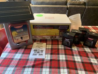 Brand New Parmak 6v 25 Mile Range Solar Fence Charger DF-SP-LI With Extra Battery