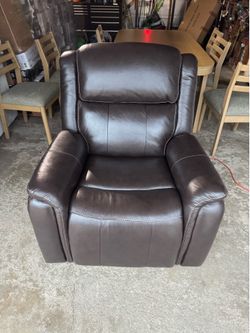Barcalounger Bryson Brown Leather Power Rocker Recliner – Power Headrest, USB Ports