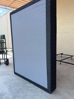 New boxpring Queen size
