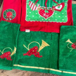 6 Pieces Of Bathroom Christmas Towels $5/1