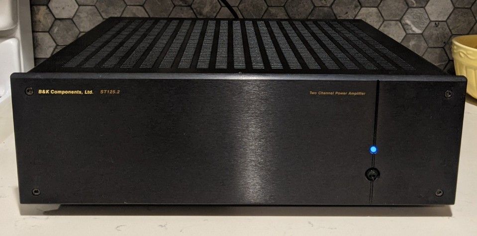 High Quality B&K Stereo Power Amplifier