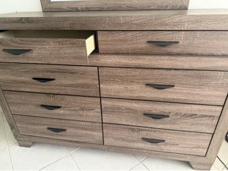 Dresser