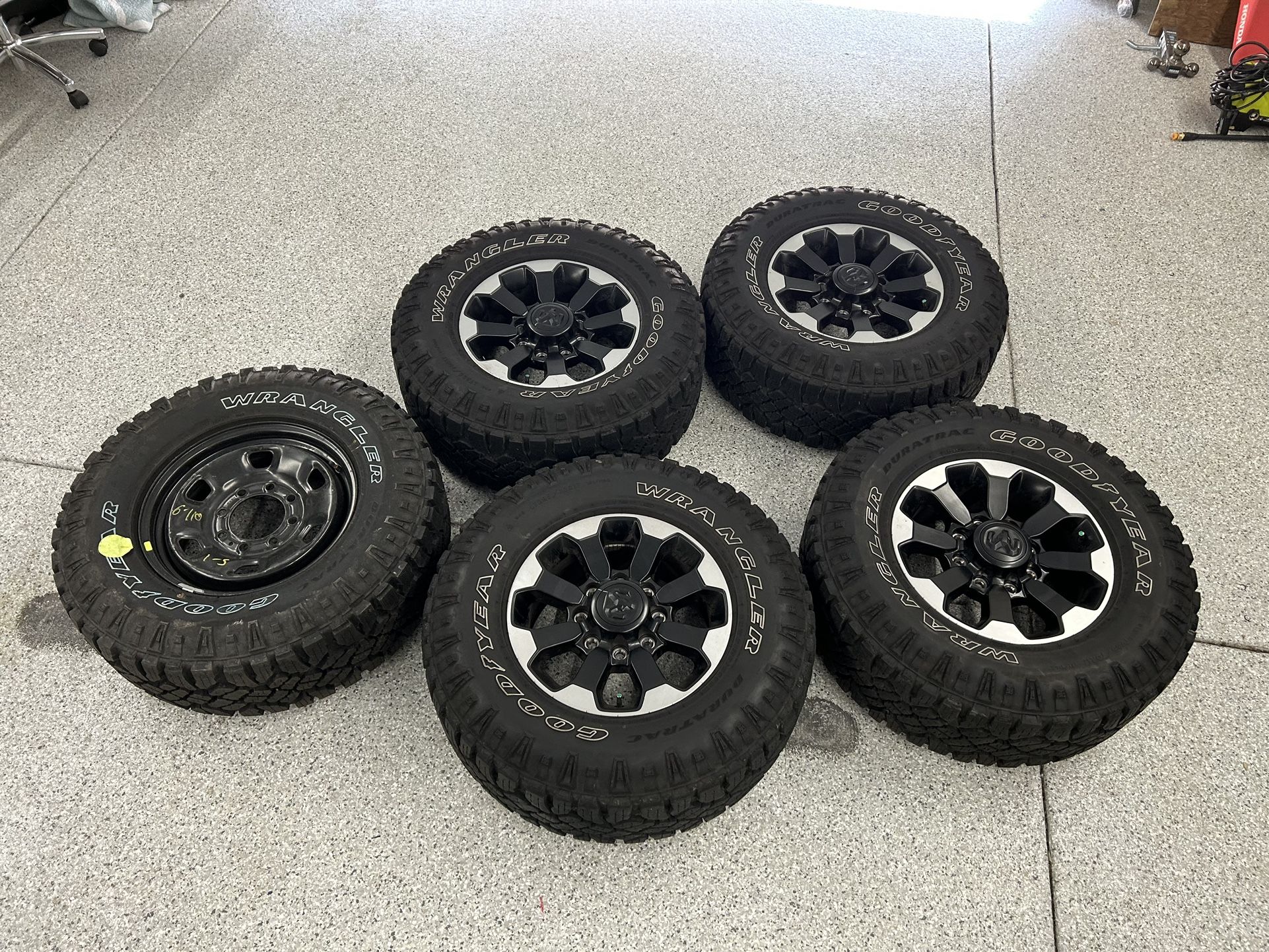 Dodge RAM 2500 Power Wagon - Wheels - Take Offs