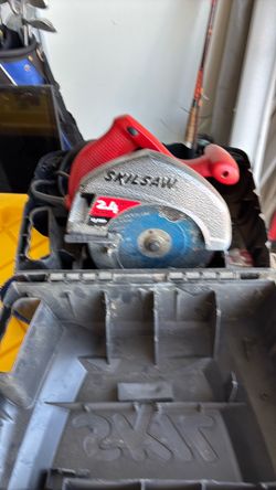 Skilsaw with case