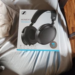Sennheiser MOMENTUM 4 WIRELESS HEADPHONES