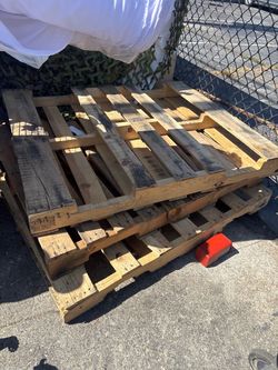 Title / Título: 🚨 Heavy-Duty Wooden Pallets & Framing Lumber Lot - Cash or Trade! | Lote de Tarimas de Madera y Bastidor English Listing: 🔥 HEAVY-DU