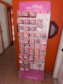 Lashes + lash stand