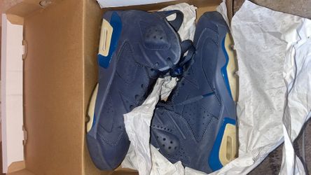 Jordan 6’s “Diffused Blue”  Size 9.5